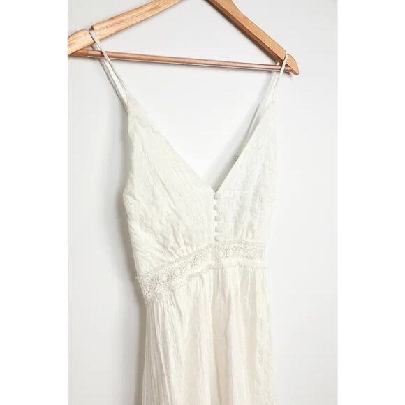 NEW Lulus Light Breeze White Striped Crochet Lace Tiered Maxi Dress Size Small - Picture 7 of 14